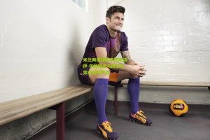 【星空体育】米兰两度错失索博斯洛伊 年龄疑虑与朗尼克变动成转折点