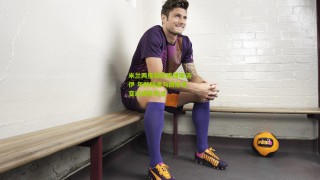 【星空体育】米兰两度错失索博斯洛伊 年龄疑虑与朗尼克变动成转折点