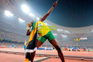 星空体育app|双加时鏖战！湖人险胜勇士，詹姆斯关键三分锁定胜局