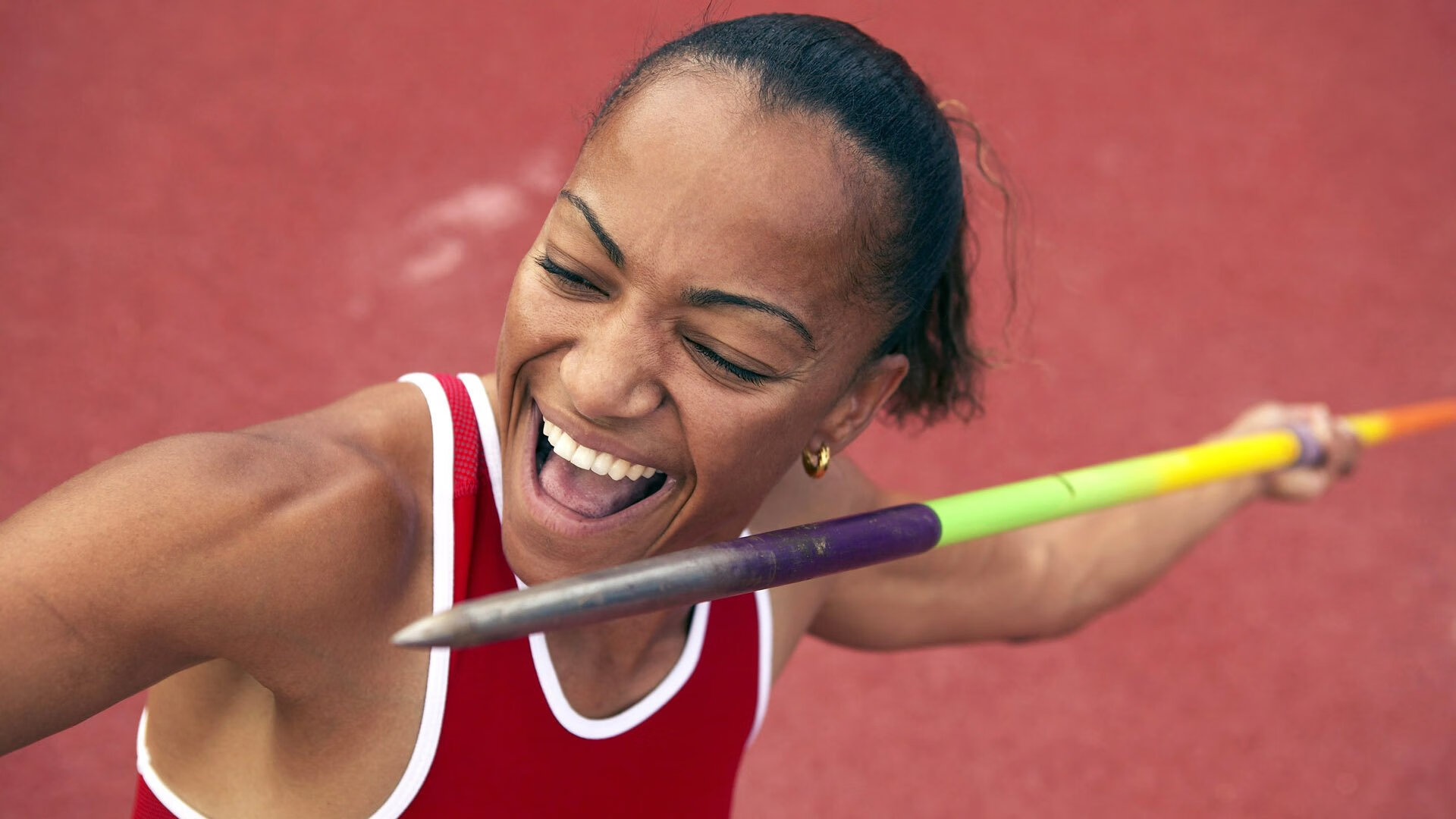 自由泳世锦赛巅峰对决,新星闪耀打破纪录,老将坚守诠释传奇